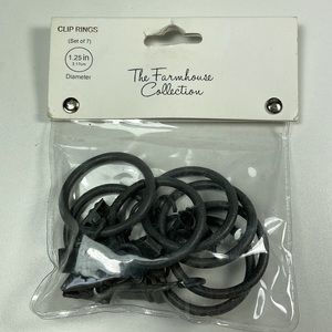 NWT Farmhouse Chelsea Clip Rings in Distressed grey (Set of 7)